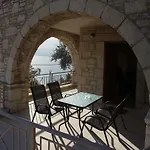 Olive Stonehouses Apartment *