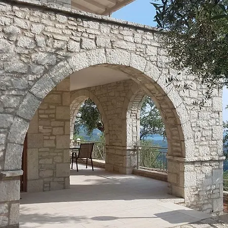 Olive Stonehouses *
