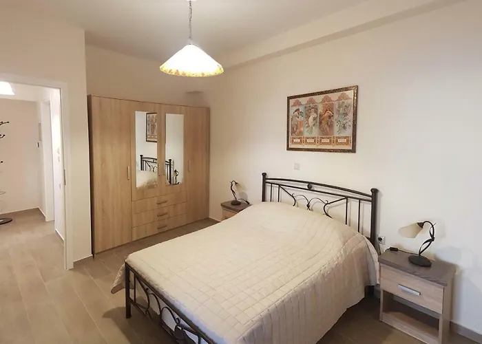 Olive Stonehouses * Calamata