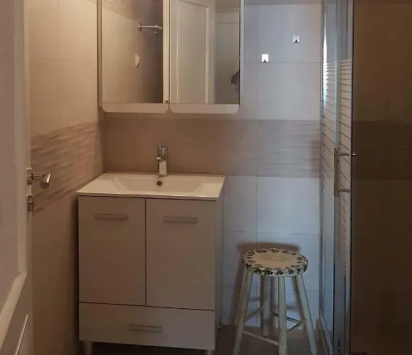 Olive Stonehouses Appartement *